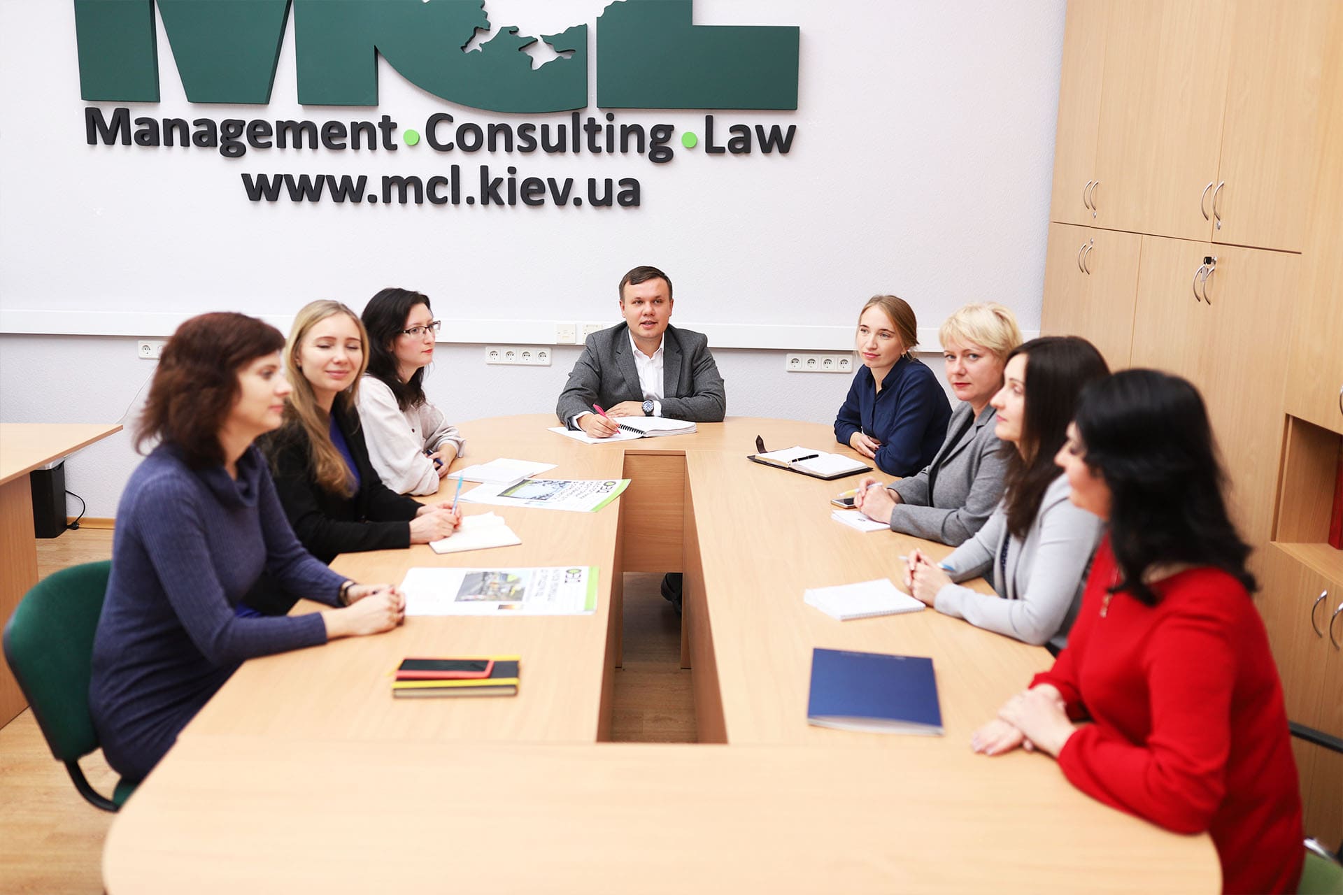 Про компанію Про компанію